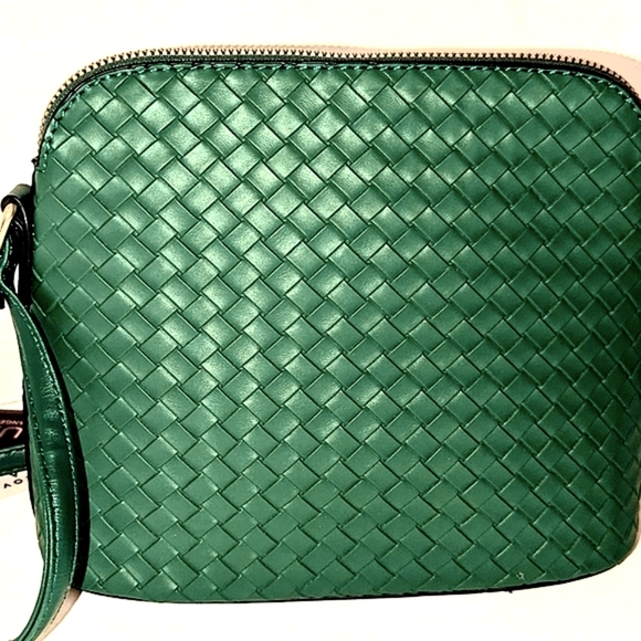 ✨NWT Deluxity L.A. Crossbody Bag In Green - Picture 3 of 11